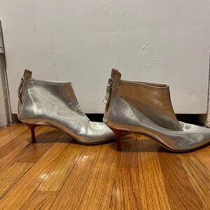 AGL silver booties never worn euro 37.5